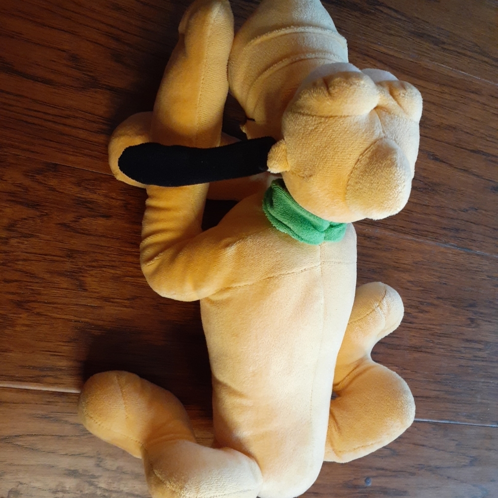 GORGEOUS NEW Disney 24" PLUTO Plush.